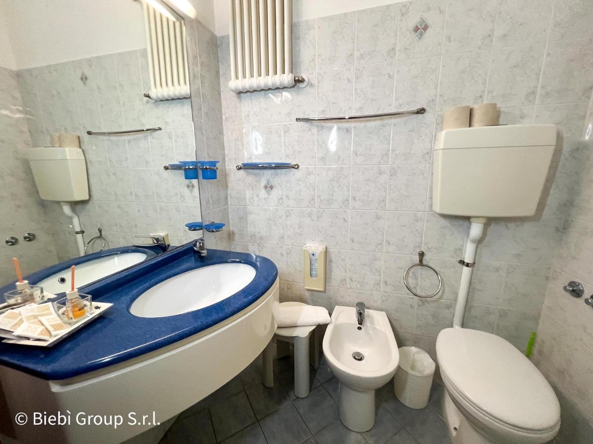 Hotel Giorg - Waterpark Included Римини Екстериор снимка