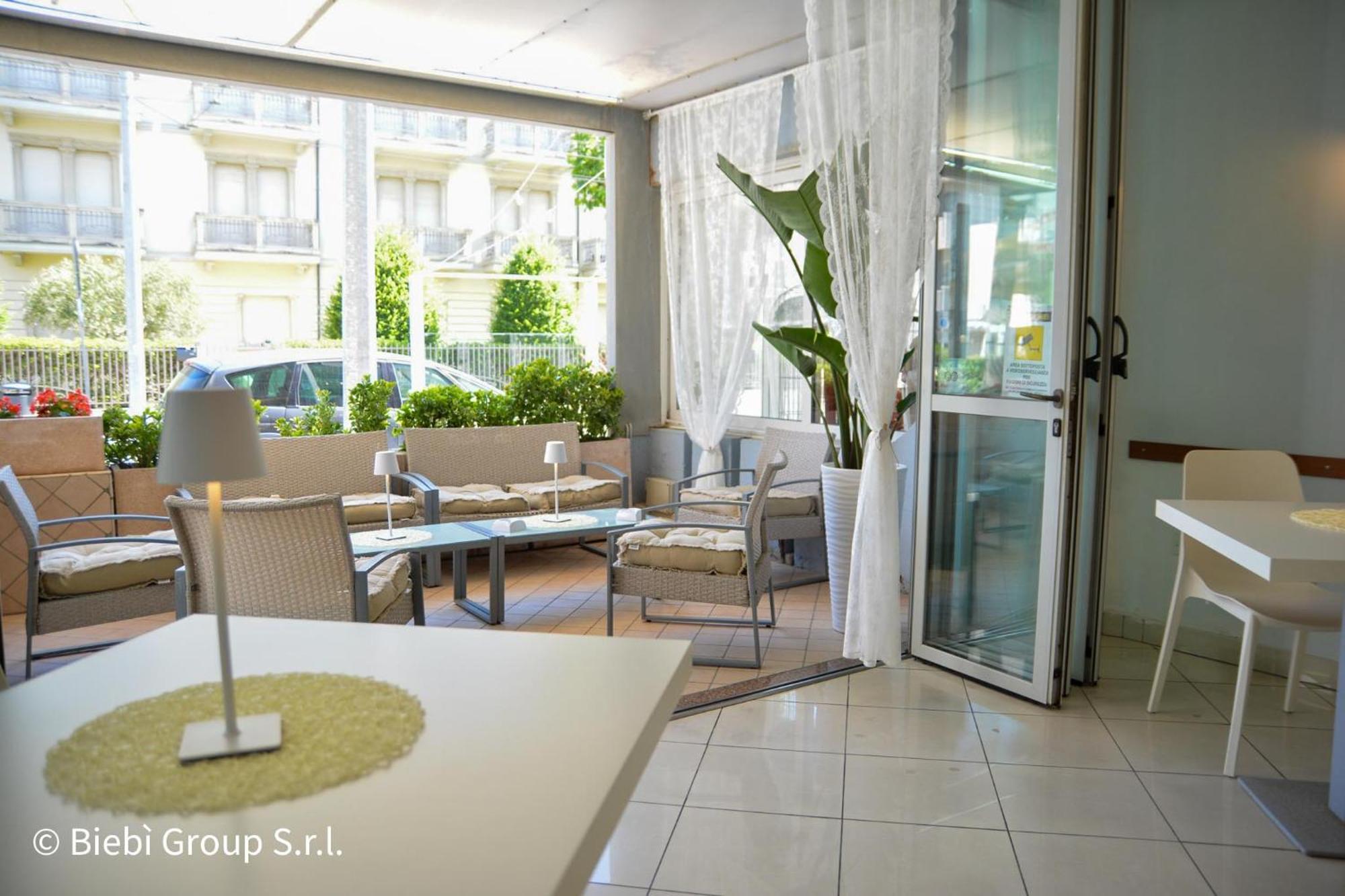 Hotel Giorg - Waterpark Included Римини Екстериор снимка