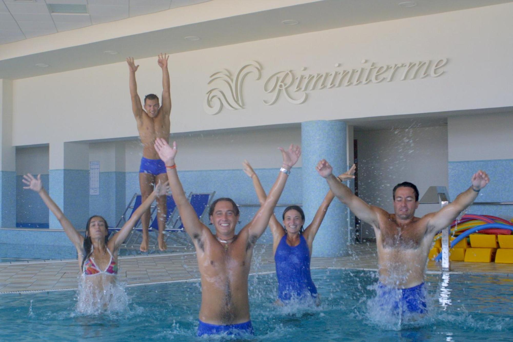 Hotel Giorg - Waterpark Included Римини Екстериор снимка